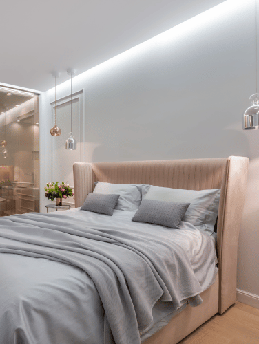 Four-poster Bed